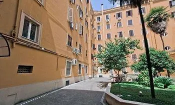 San Pietro'S Home - Guesthouse Rzym 2*,